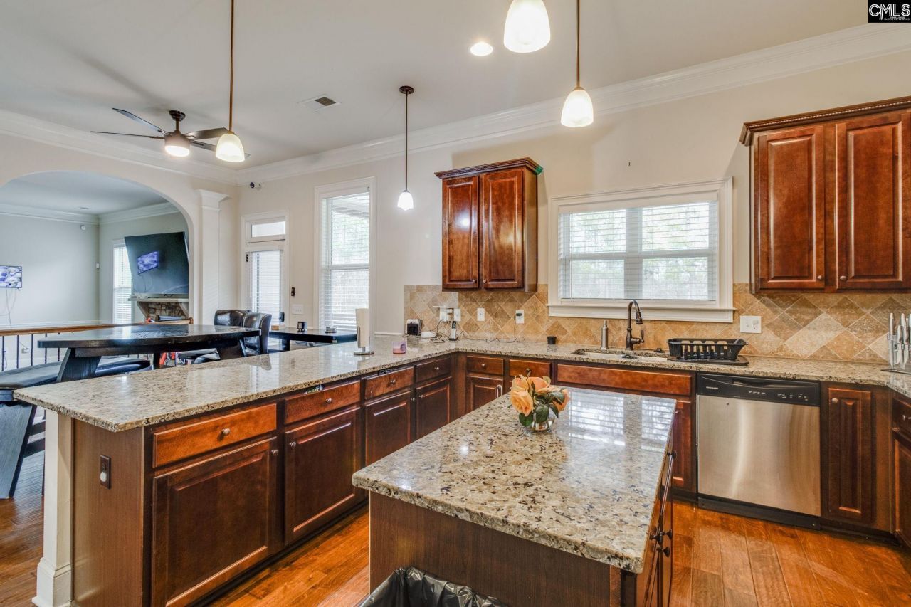 140 Crimson Queen Drive Photo 9