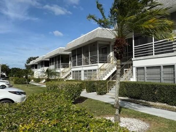 100 Stratford H, West Palm Beach, FL 33417