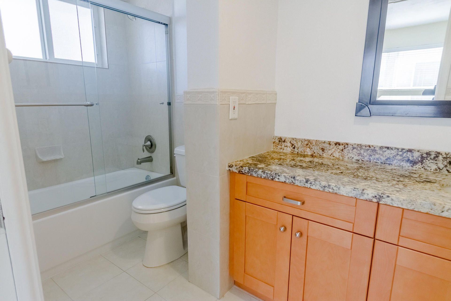 300 E Royal Palm Road, Unit 042b, Boca Raton, FL 33432 Photo