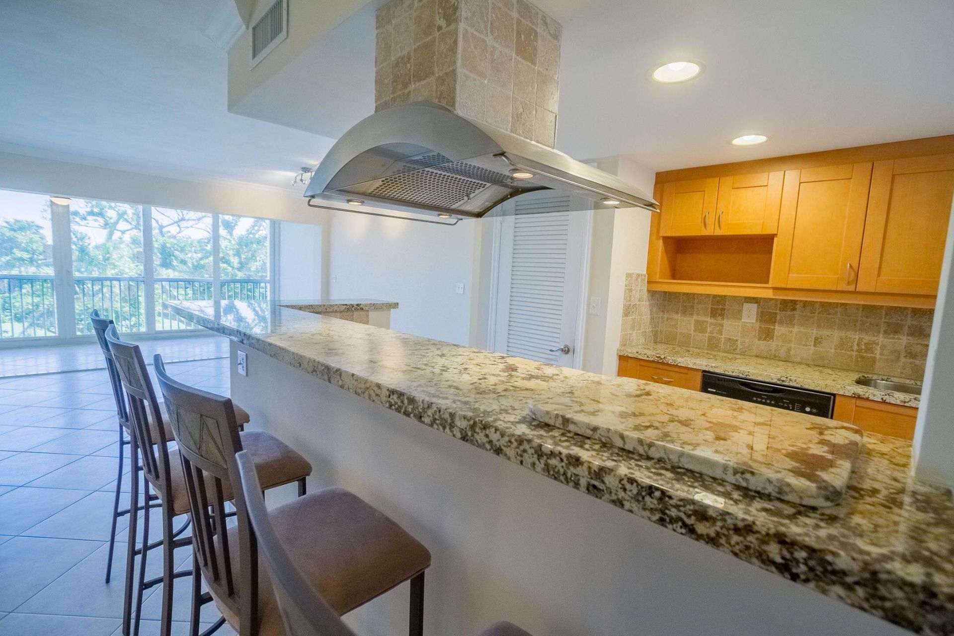 300 E Royal Palm Road, Unit 042b, Boca Raton, FL 33432 Photo