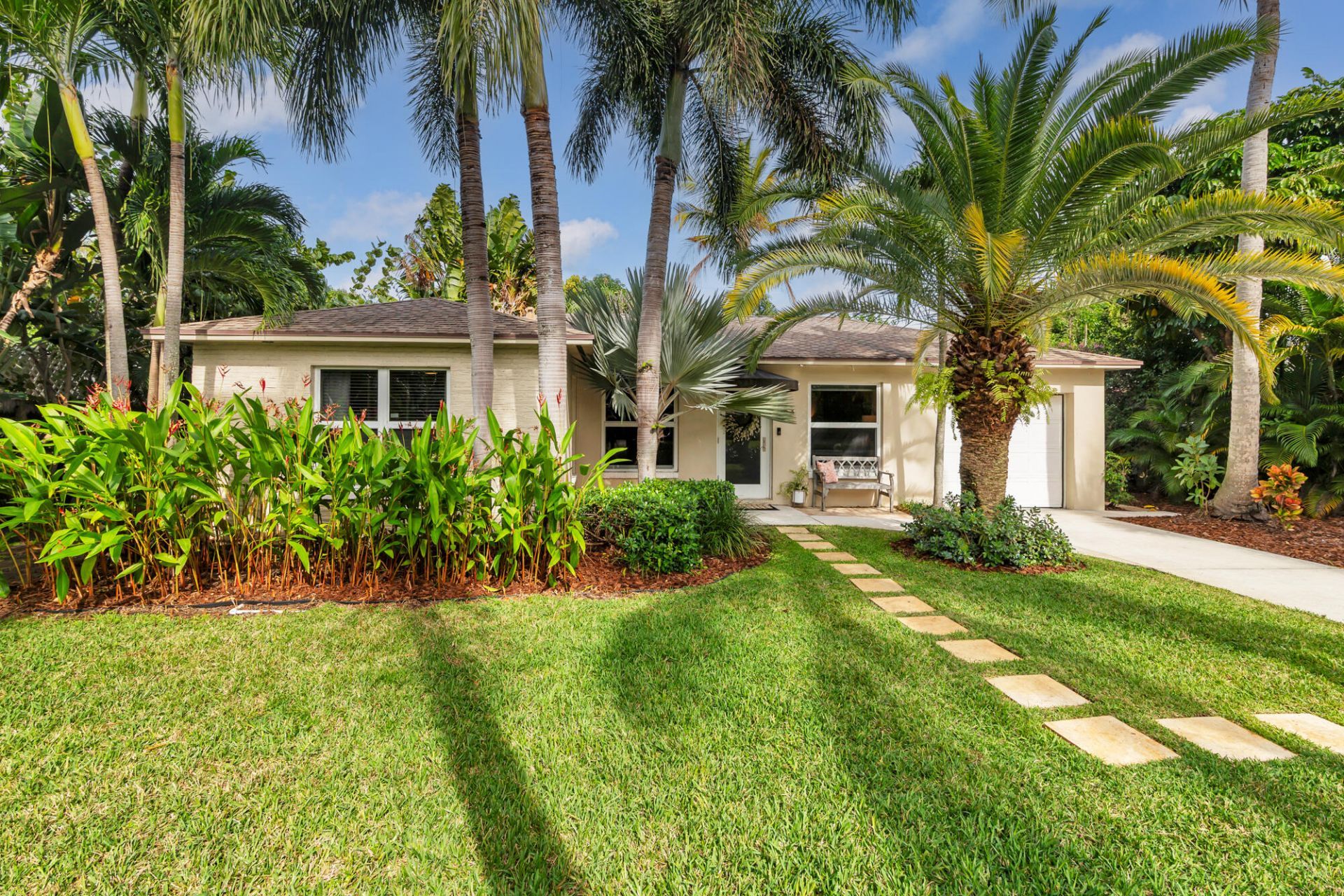 353 Orange Way, West Palm Beach, FL 33405 Photo