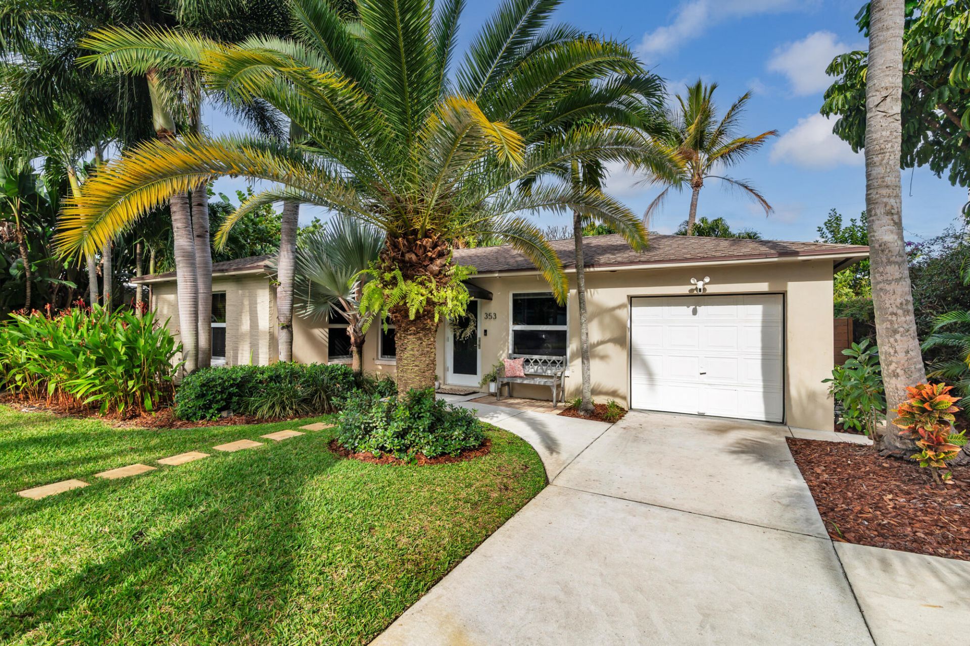 353 Orange Way, West Palm Beach, FL 33405 Photo