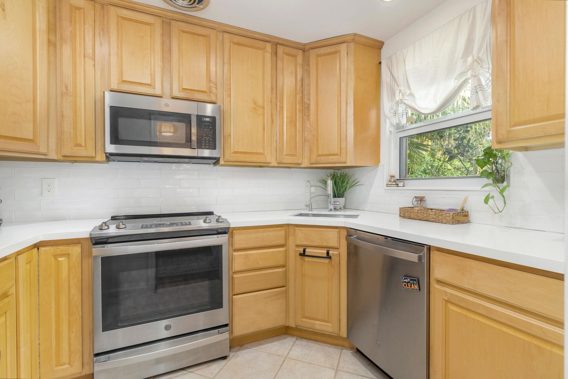 353 Orange Way, West Palm Beach, FL 33405 Photo