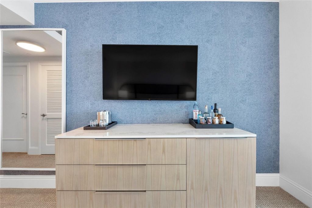 4401 Collins Avenue, Unit 2701, Miami Beach, FL 33140 Photo