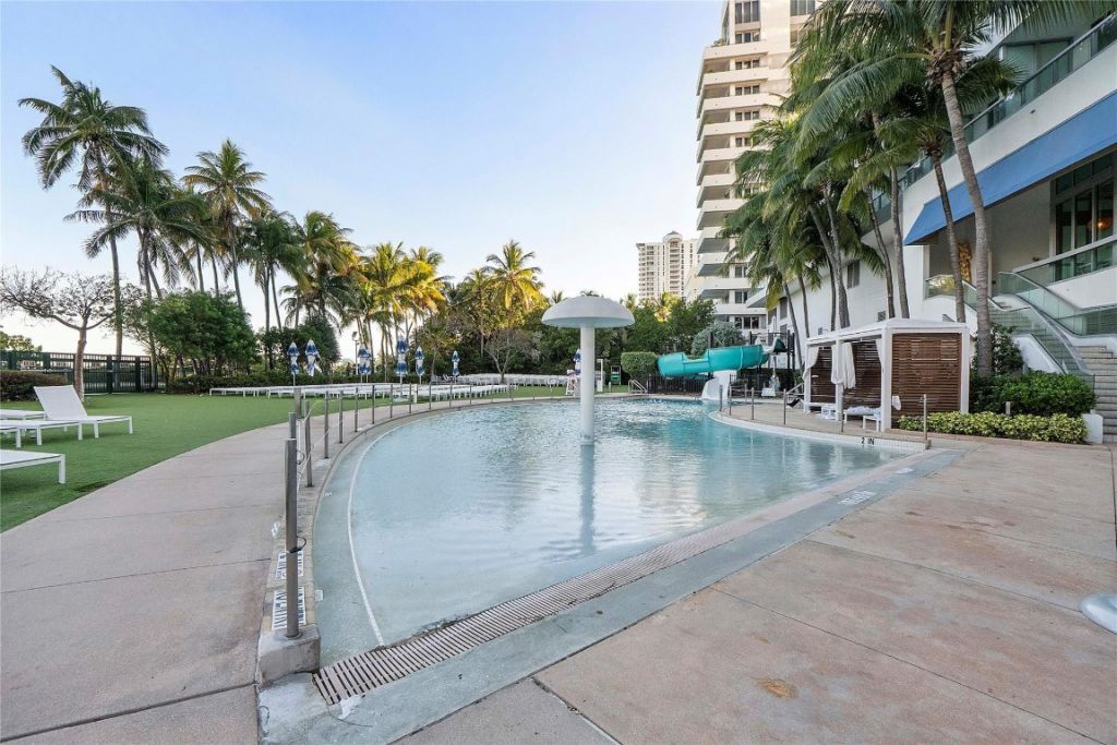 4401 Collins Avenue, Unit 2701, Miami Beach, FL 33140 Photo