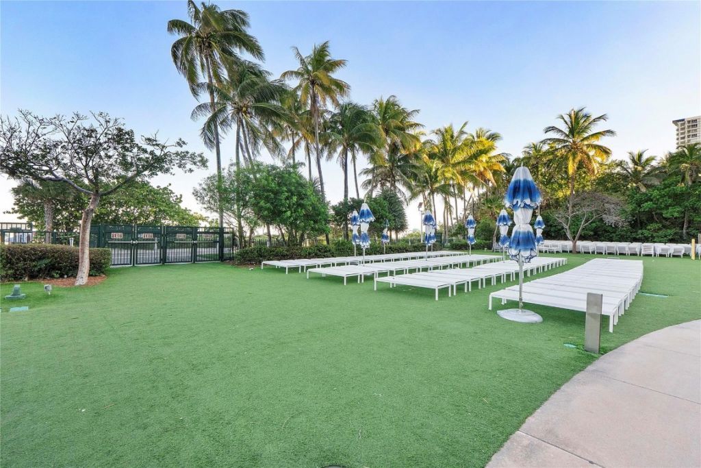 4401 Collins Avenue, Unit 2701, Miami Beach, FL 33140 Photo