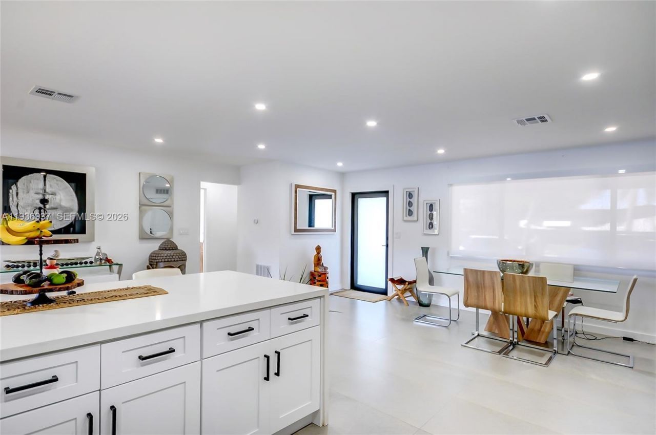 1511 NW 87th Way, Pembroke Pines, FL 33024 Photo