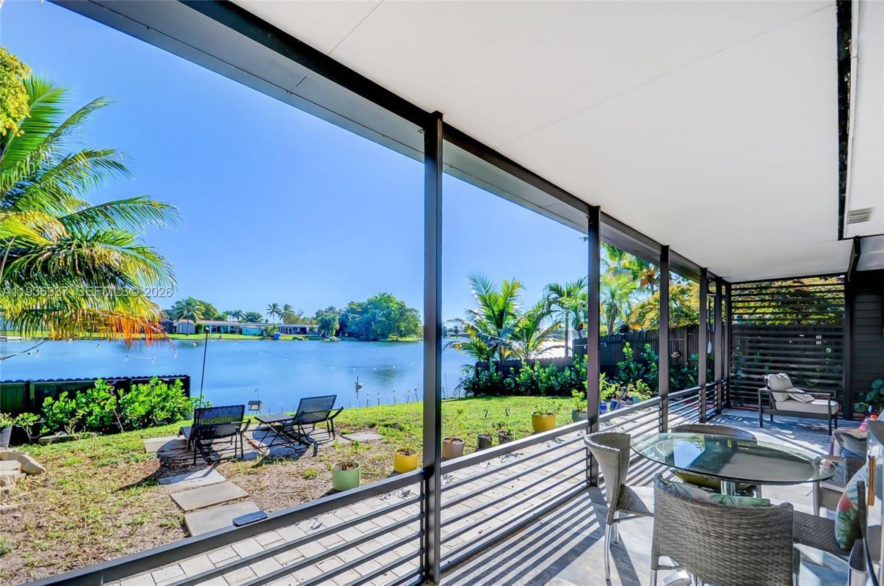 1511 NW 87th Way, Pembroke Pines, FL 33024 Photo