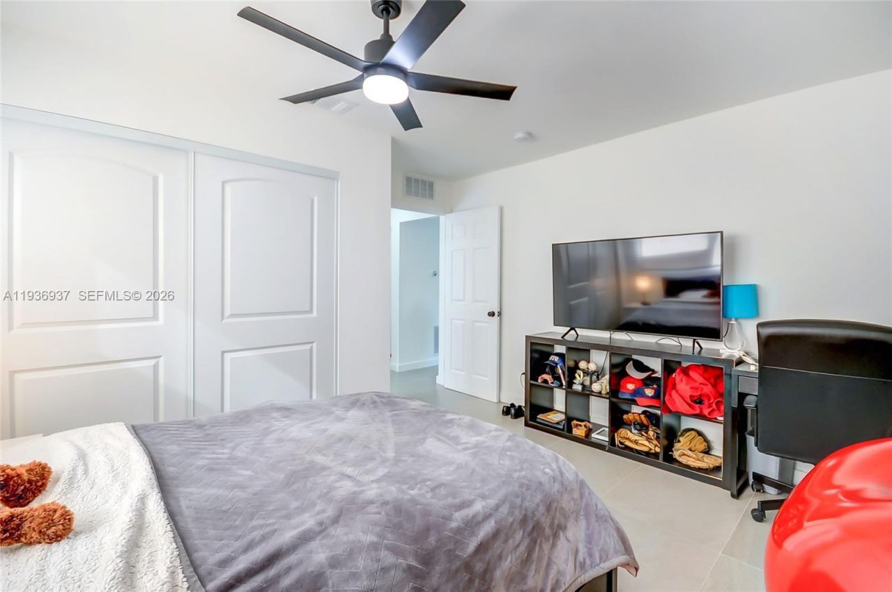 1511 NW 87th Way, Pembroke Pines, FL 33024 Photo