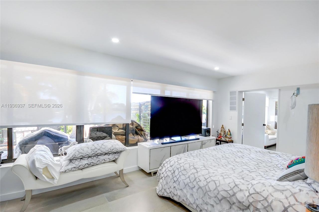 1511 NW 87th Way, Pembroke Pines, FL 33024 Photo