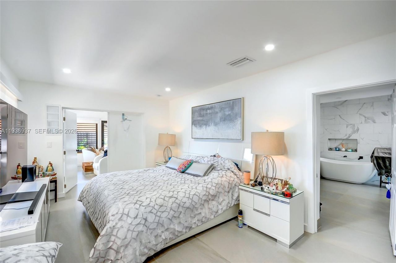 1511 NW 87th Way, Pembroke Pines, FL 33024 Photo