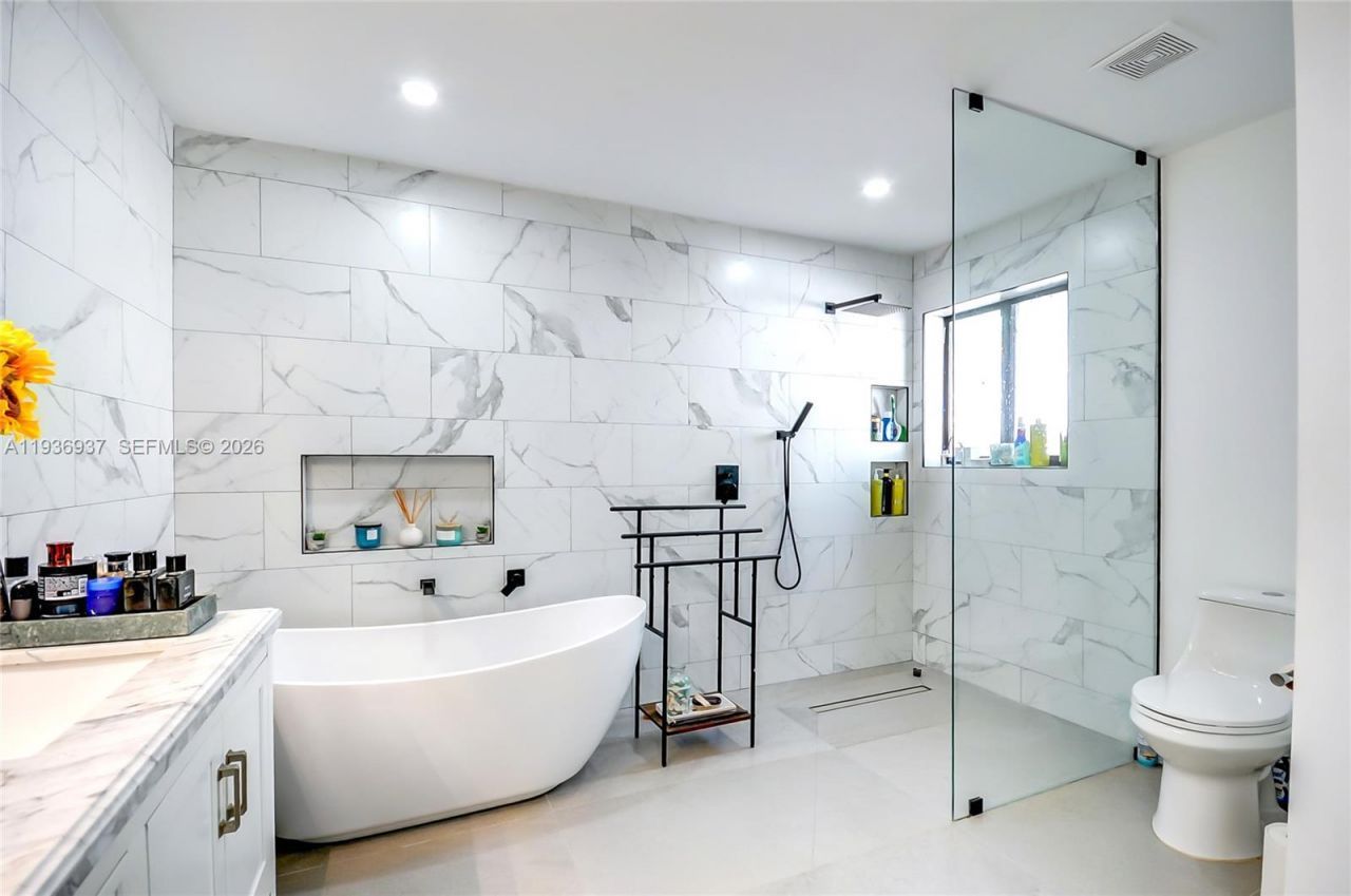 1511 NW 87th Way, Pembroke Pines, FL 33024 Photo