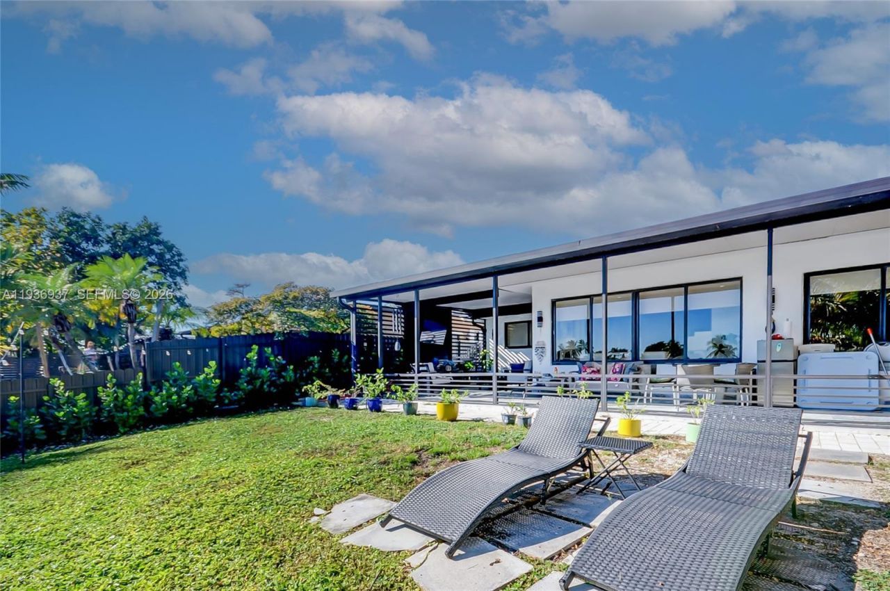 1511 NW 87th Way, Pembroke Pines, FL 33024 Photo