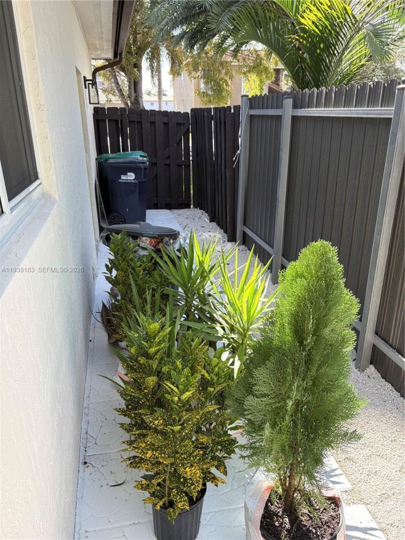 14961 SW 30th Ter , Miami, FL 33185 Photo