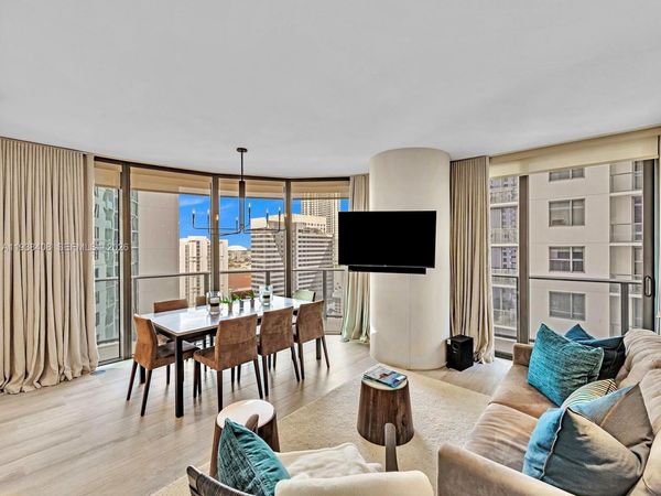 55 SW 9th St, Unit 1808, Miami, FL 33130