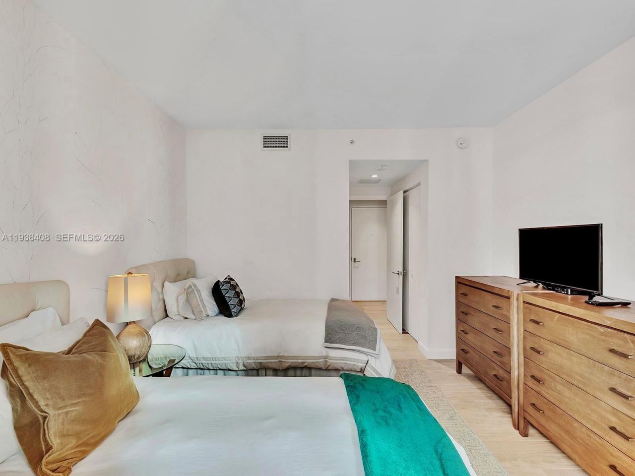 55 SW 9th St, Unit 1808, Miami, FL 33130 Photo