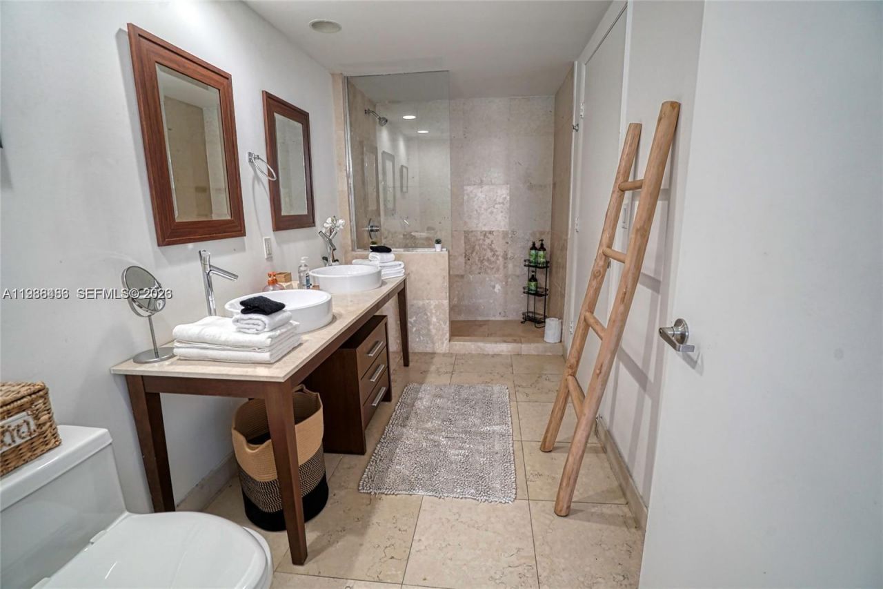 485 Brickell Ave, Unit 1701, Miami, FL 33131 Photo