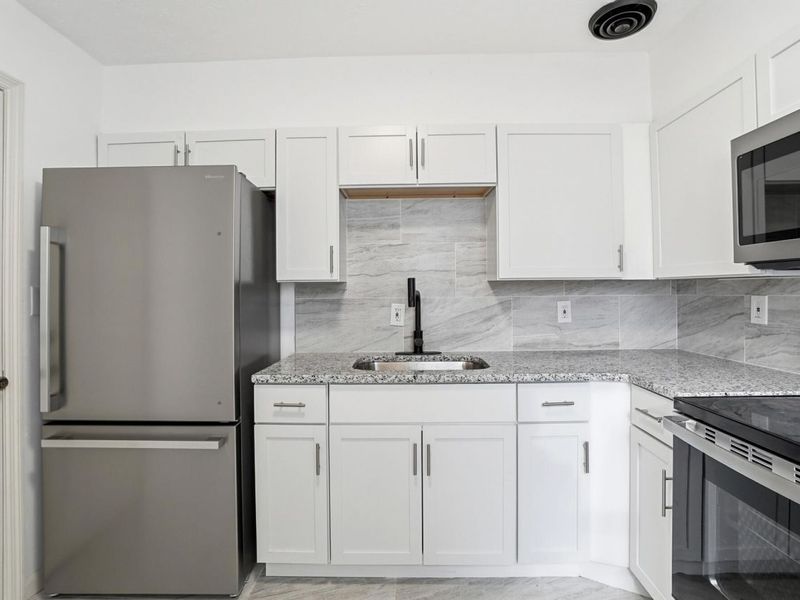 2593 Atwood Terrace, Columbus, OH 43211 Photo 10