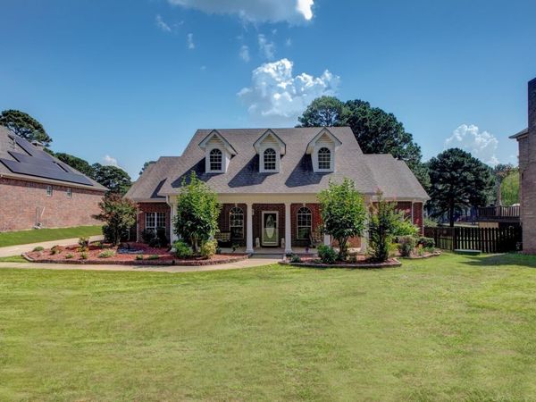 9 Shanna Lane, Maumelle, AR 72113