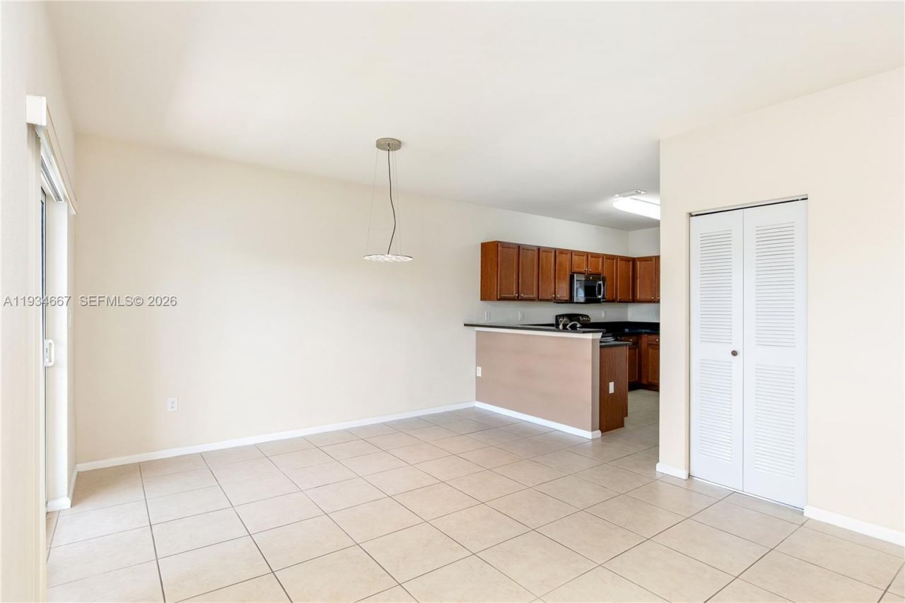 8760 NW 97th Ave, Unit 208, Doral, FL 33178 Photo