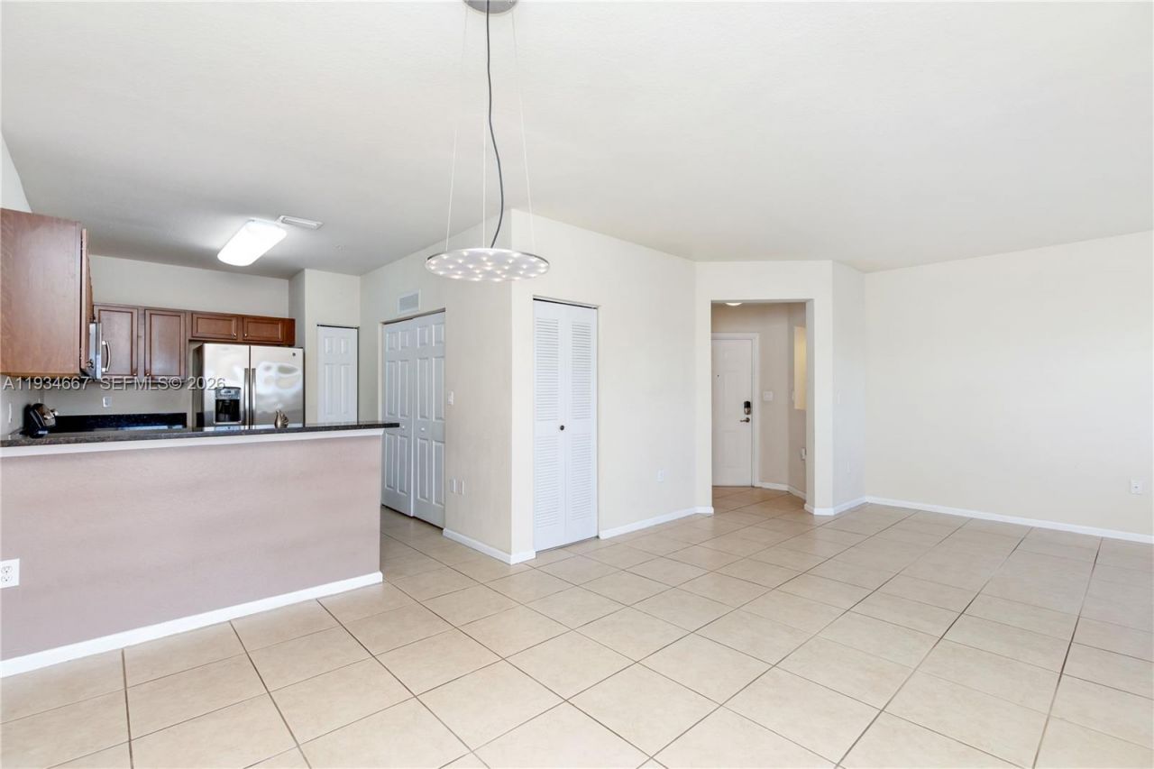 8760 NW 97th Ave, Unit 208, Doral, FL 33178 Photo