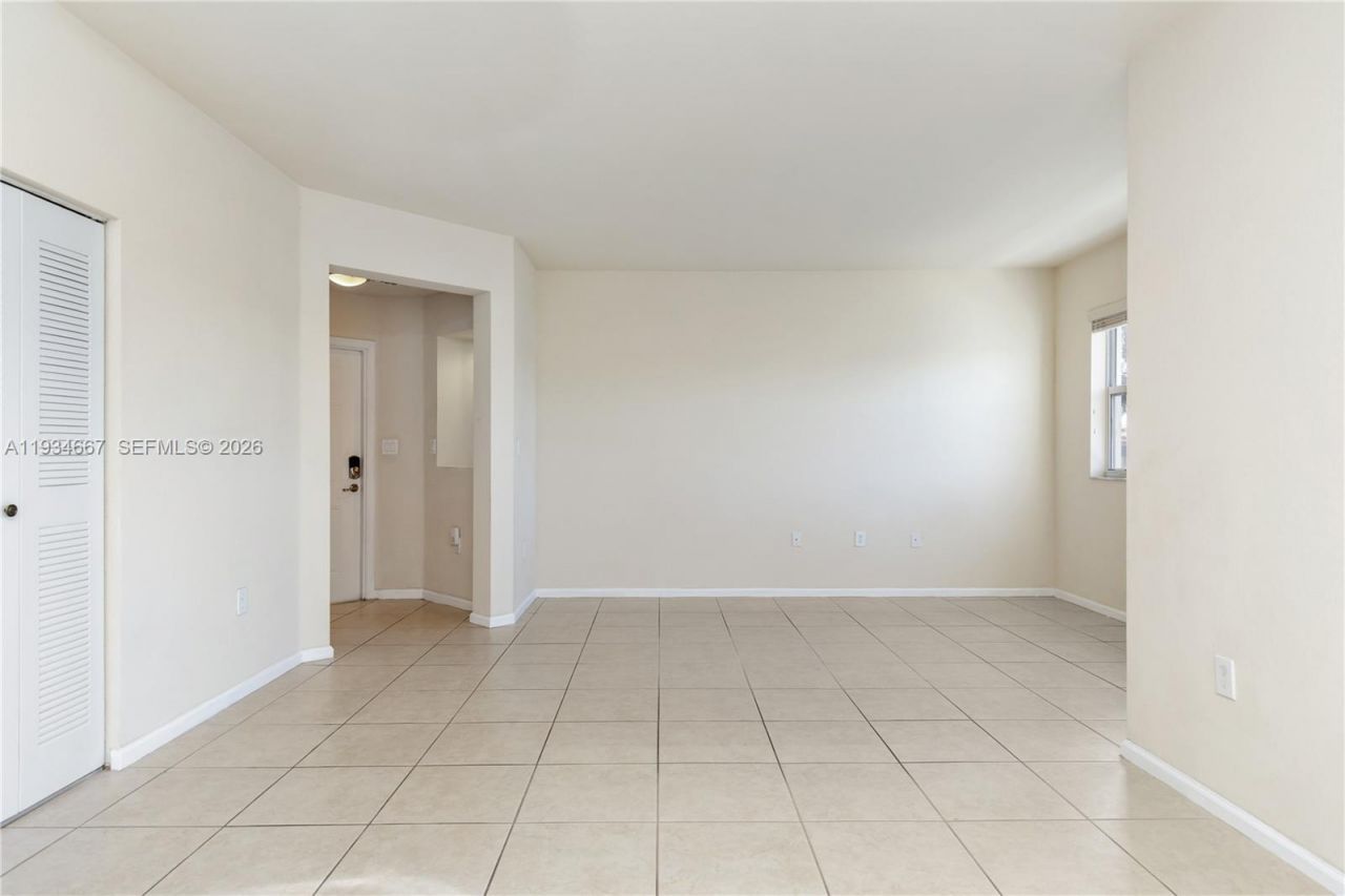 8760 NW 97th Ave, Unit 208, Doral, FL 33178 Photo