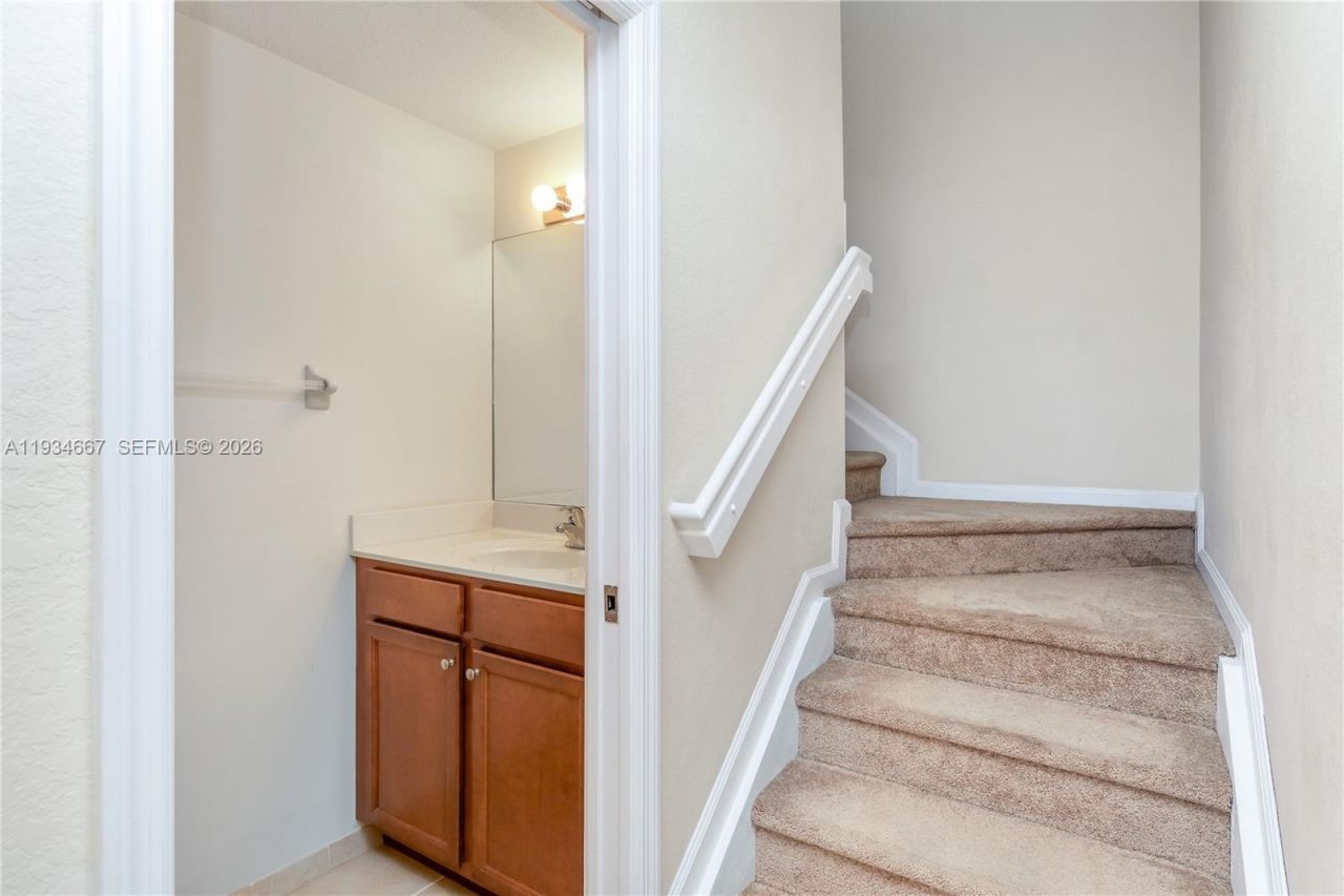 8760 NW 97th Ave, Unit 208, Doral, FL 33178 Photo