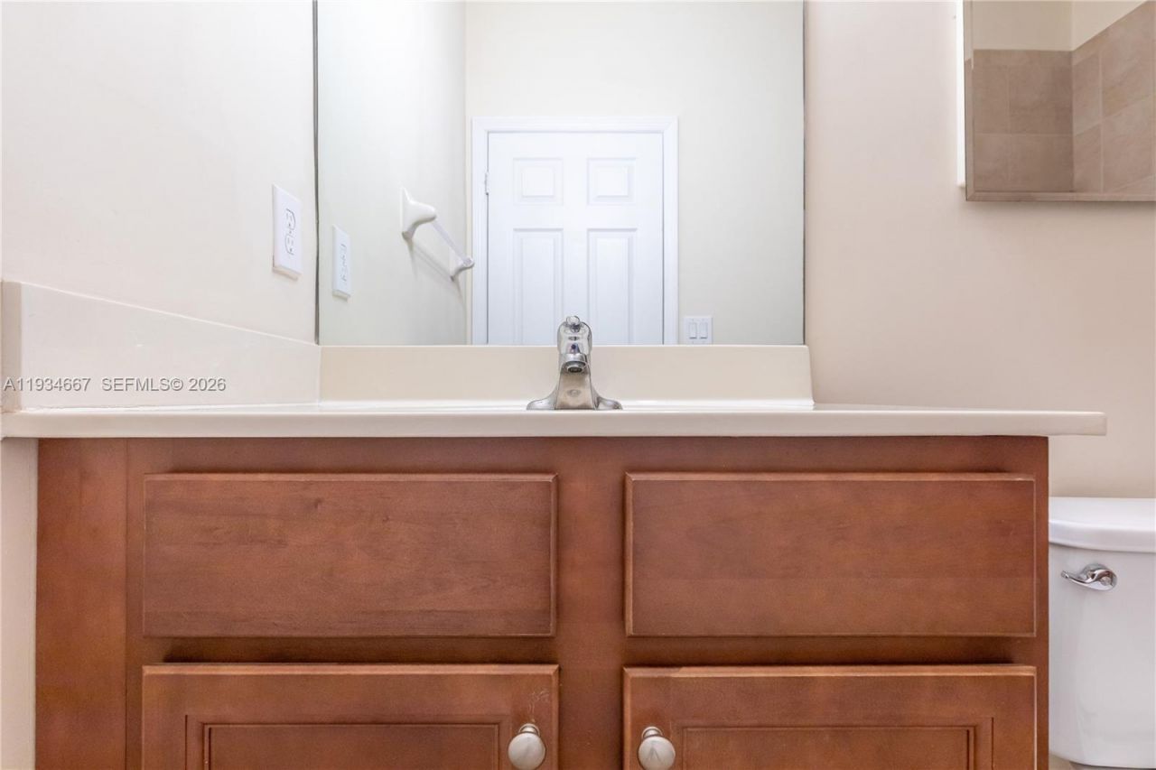 8760 NW 97th Ave, Unit 208, Doral, FL 33178 Photo