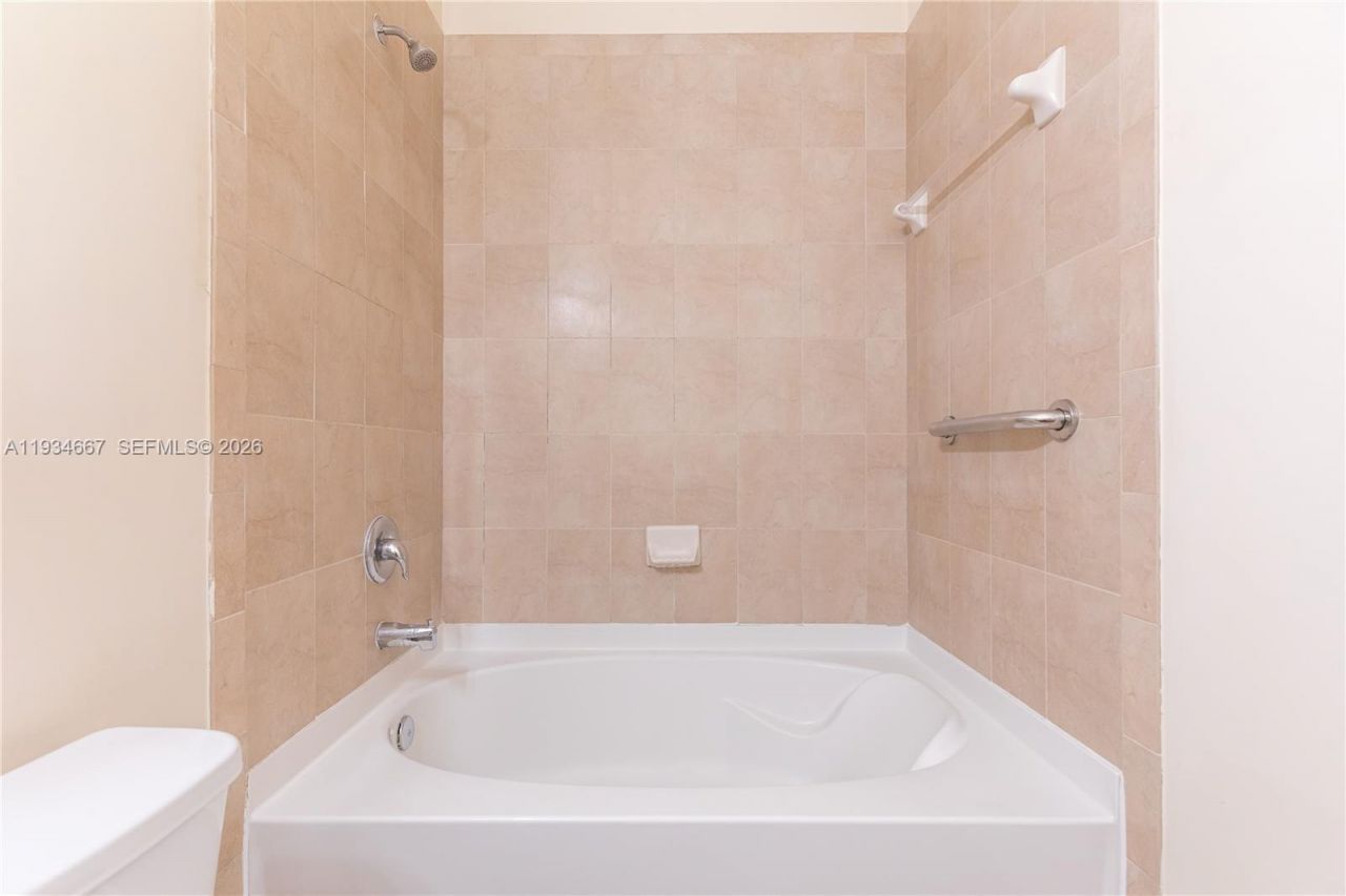 8760 NW 97th Ave, Unit 208, Doral, FL 33178 Photo