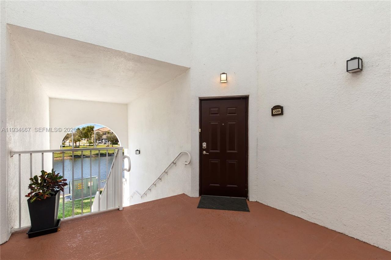 8760 NW 97th Ave, Unit 208, Doral, FL 33178 Photo