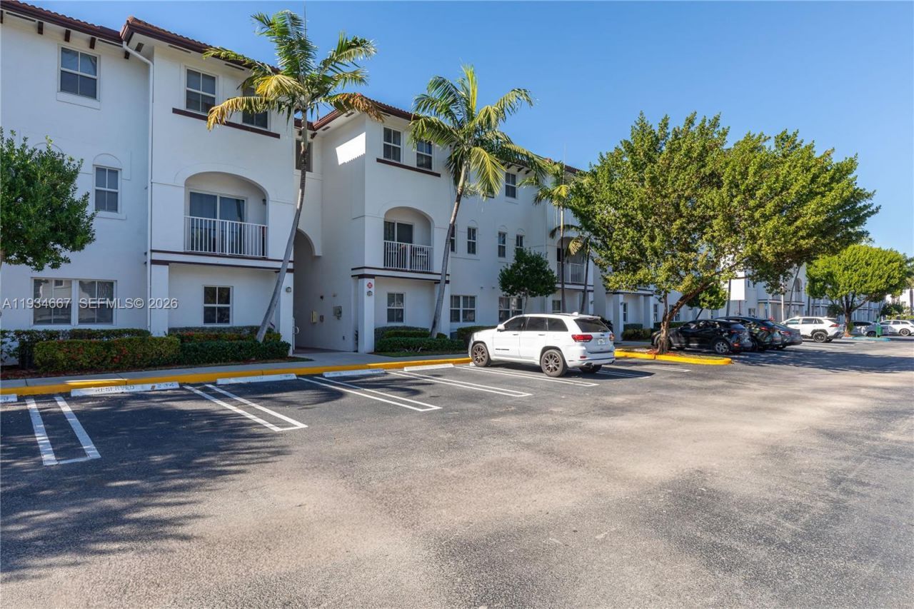 8760 NW 97th Ave, Unit 208, Doral, FL 33178 Photo