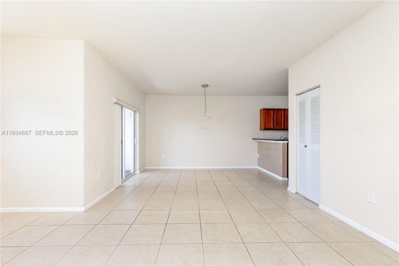 8760 NW 97th Ave, Unit 208, Doral, FL 33178 Photo