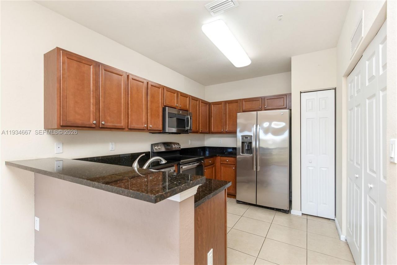 8760 NW 97th Ave, Unit 208, Doral, FL 33178 Photo