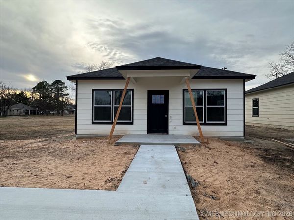 612 S 3rd Street , Morris, OK 74445