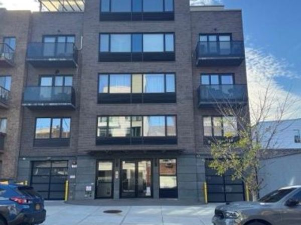 31-10 28th Road, Unit 3D, Astoria, NY 11102