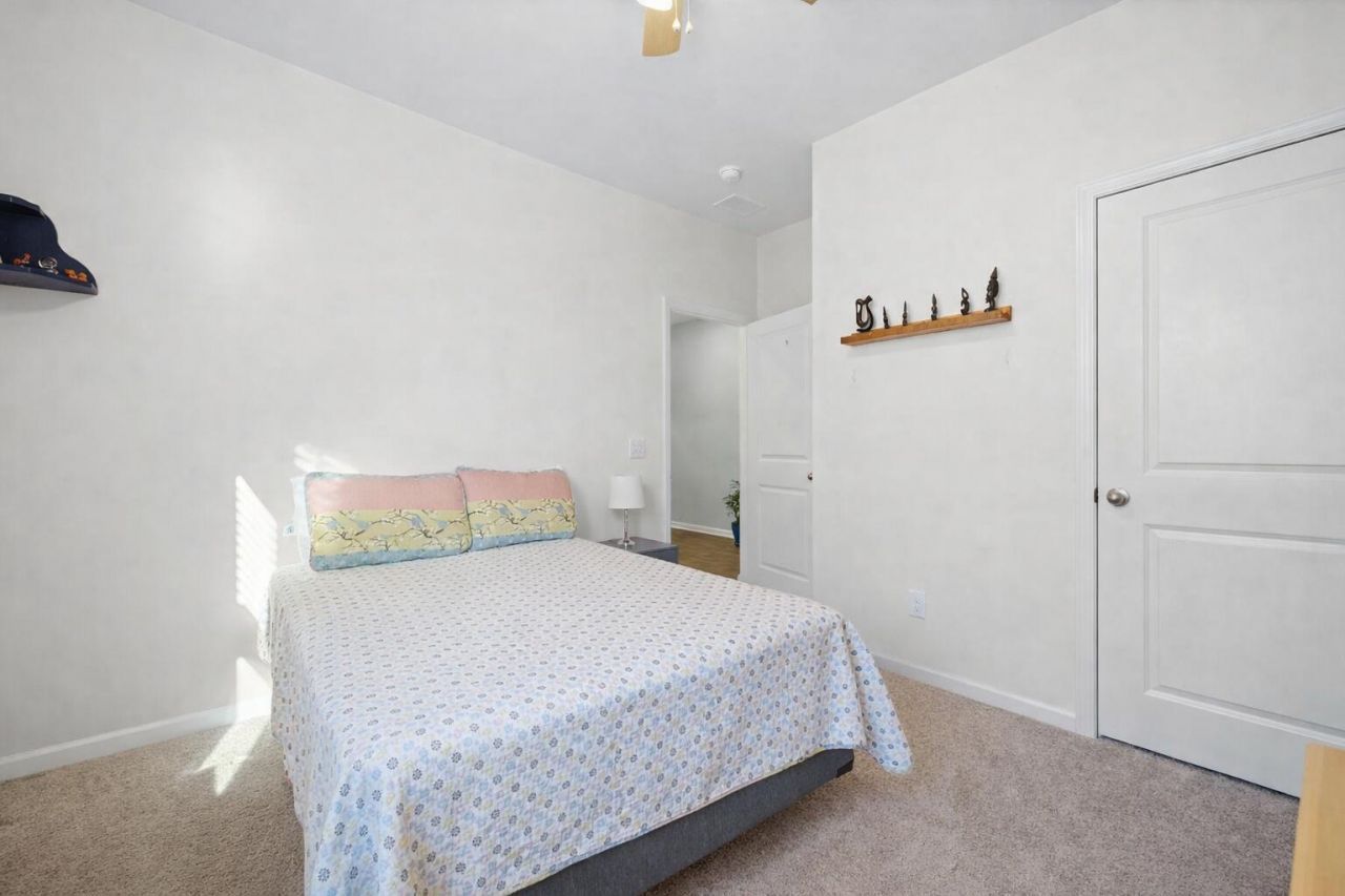 1846 Towne Street Photo 14