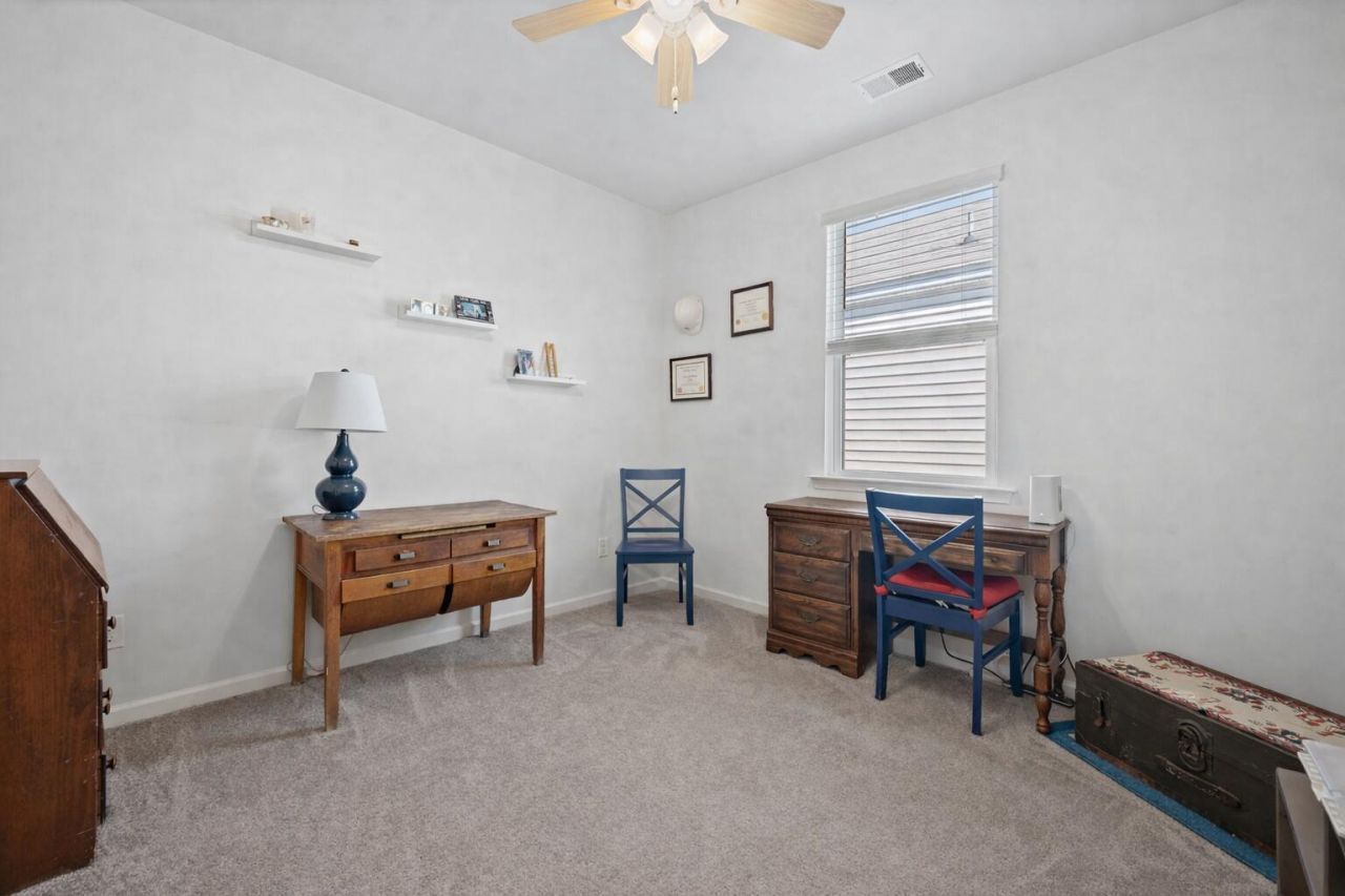 1846 Towne Street Photo 16