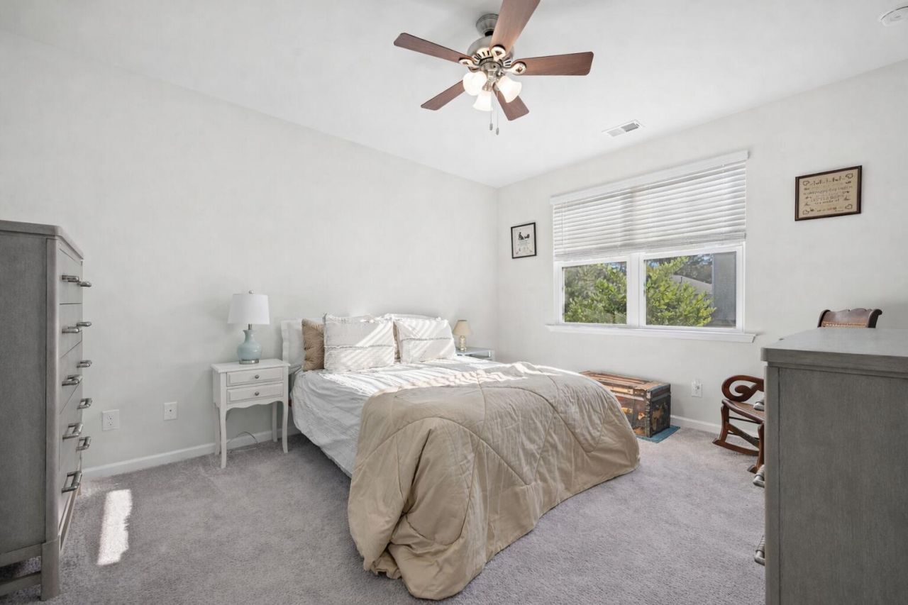 1846 Towne Street Photo 17