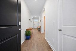 1846 Towne Street photo 4