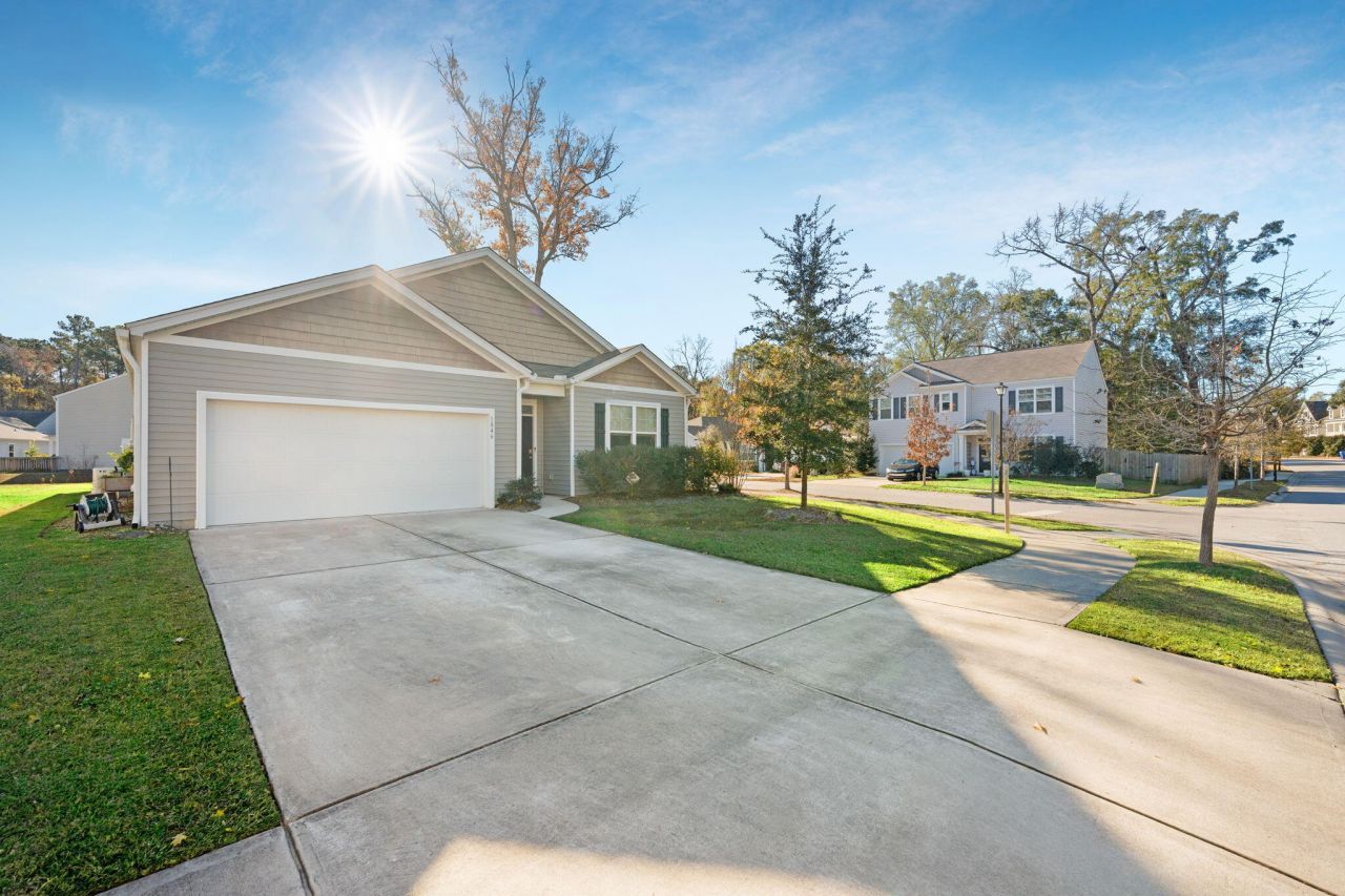 1846 Towne Street Photo 4