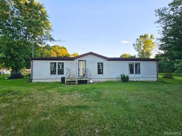 6392 Lake Rd, Genesee Twp, MI 48746