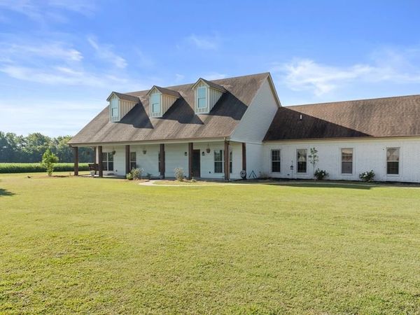 435 Mudline Road, Proctor, AR 72376
