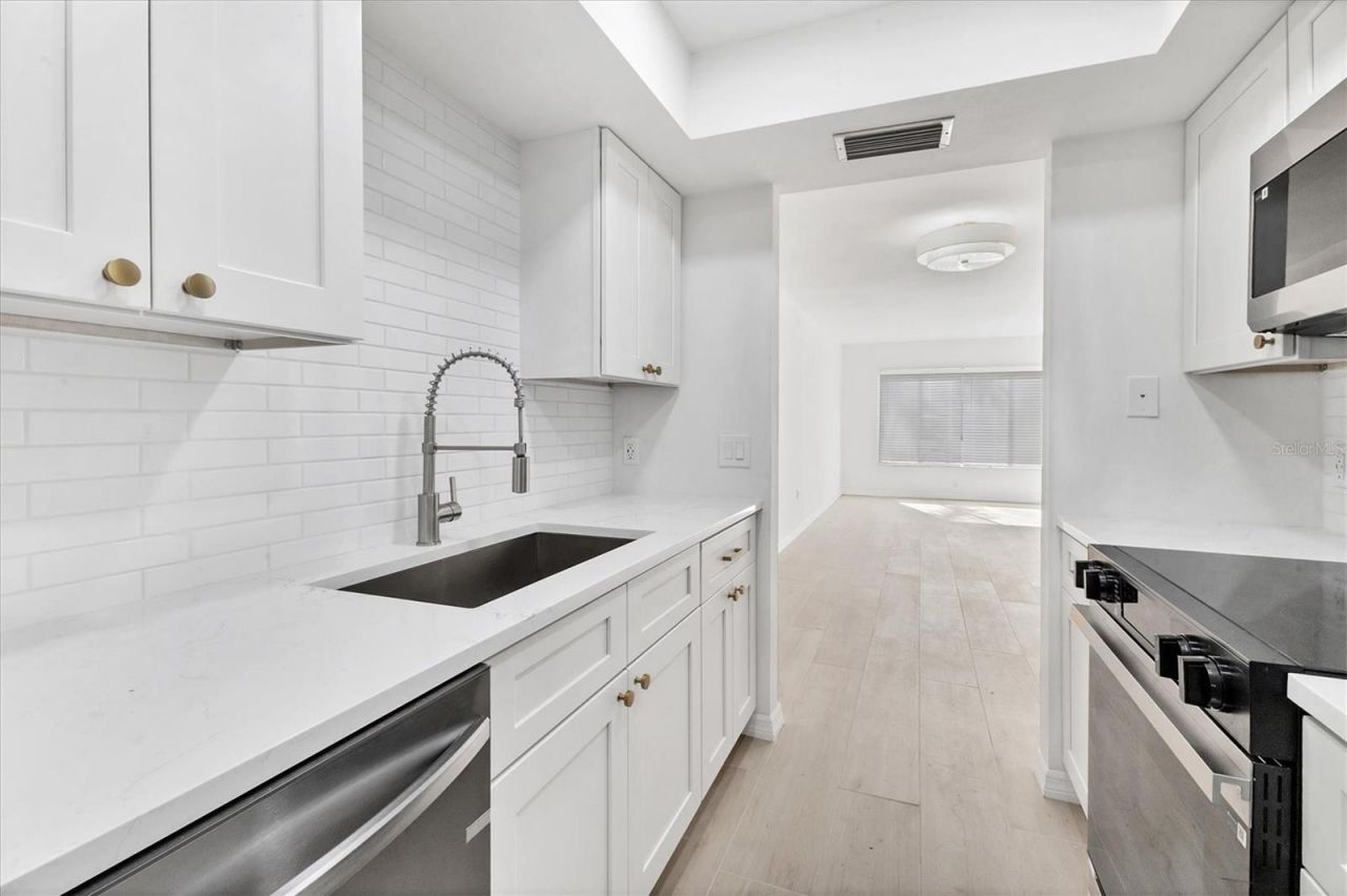 129 Tyler Drive, Unit 103, Sarasota, FL 34236 Photo