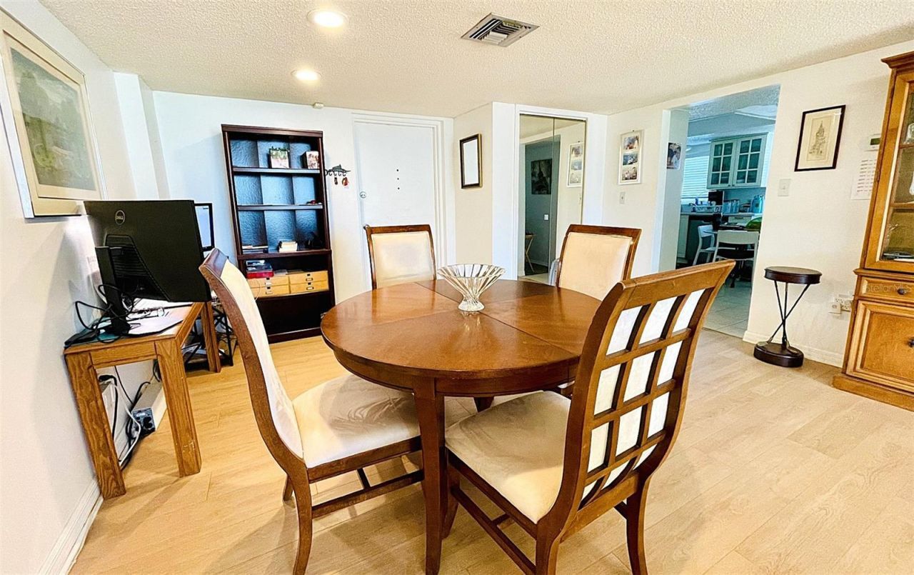 9 Haig Place, Unit 312, Dunedin, FL 34698 Photo