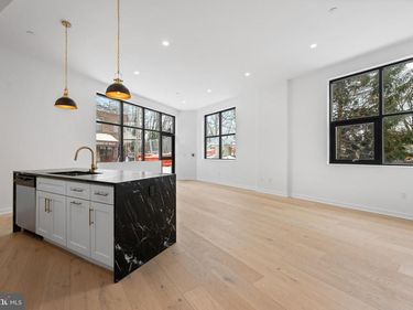 36 N NARBERTH AVENUE, Unit 2A, NARBERTH, PA 19072