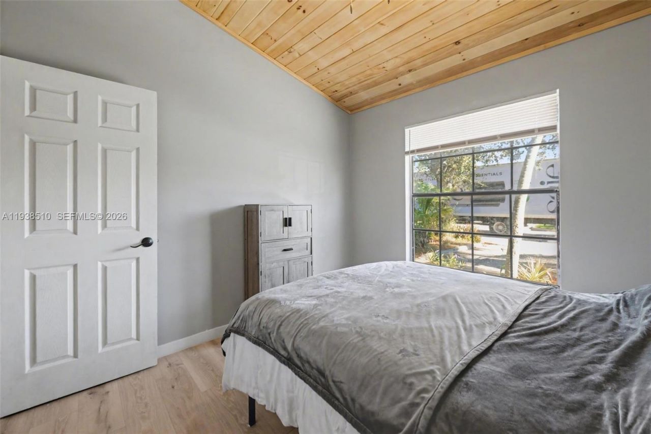 2350 Pecan Ct, Pembroke Pines, FL 33026 Photo