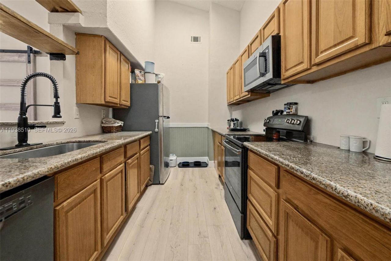 2350 Pecan Ct, Pembroke Pines, FL 33026 Photo