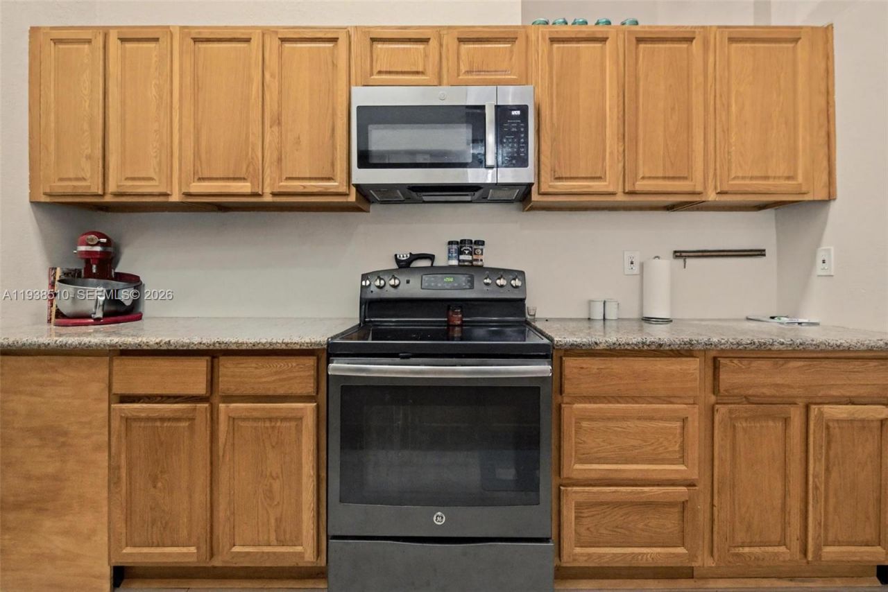 2350 Pecan Ct, Pembroke Pines, FL 33026 Photo