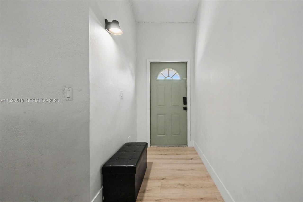 2350 Pecan Ct, Pembroke Pines, FL 33026 Photo