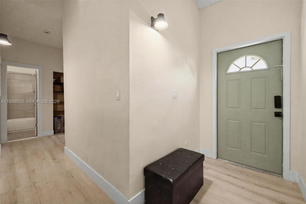 2350 Pecan Ct, Pembroke Pines, FL 33026 Photo